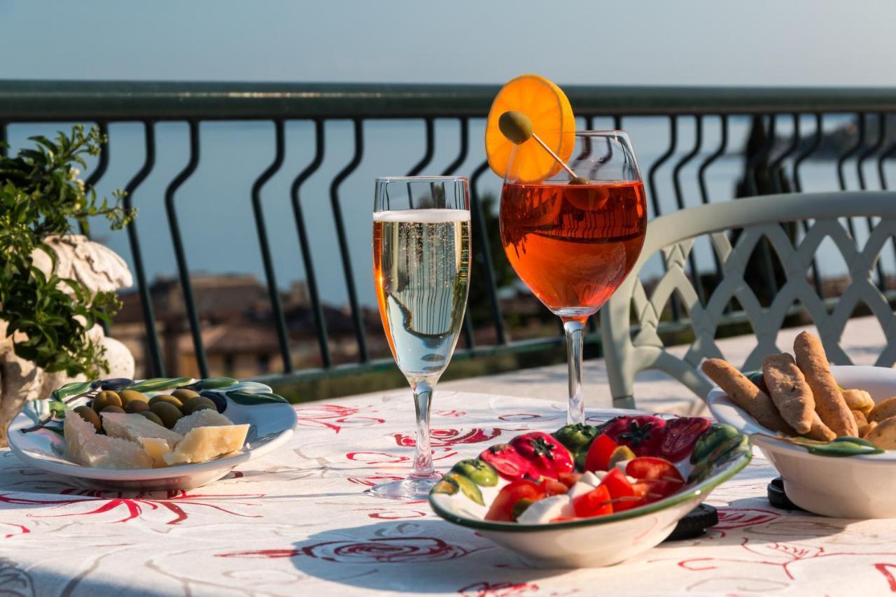 Comfort Double Room with Balcony and Lake View,1377355637:JPEG