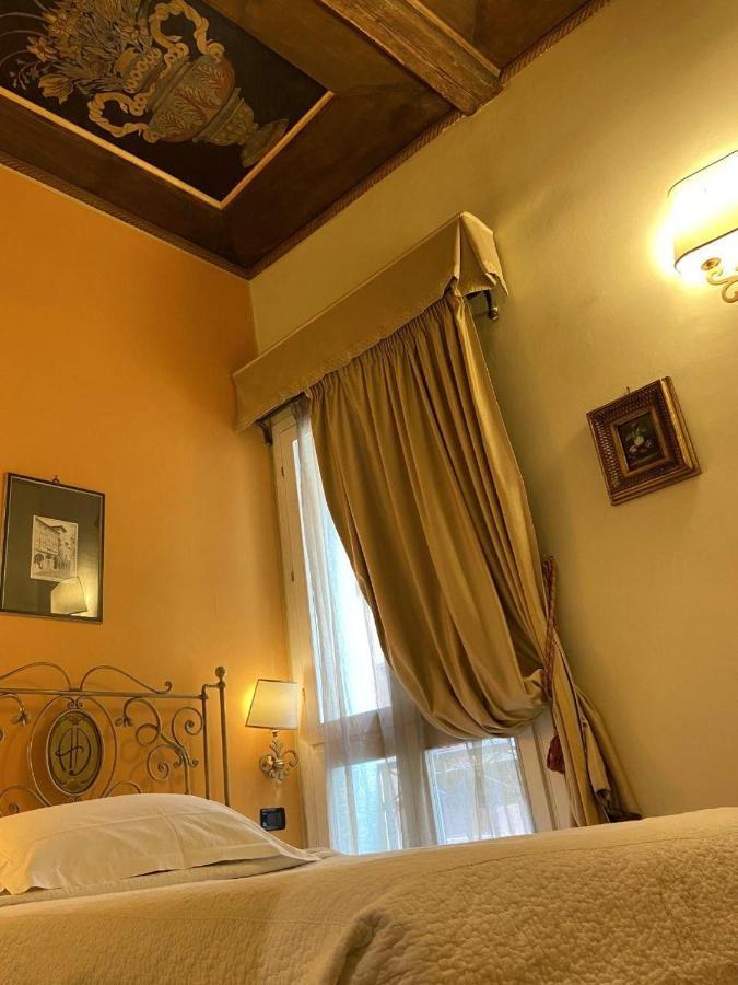 Small Double Room,720765667:JPEG