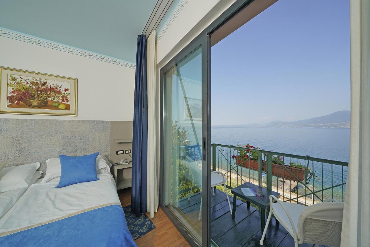 Doppel-/Zweibettzimmer mit Seeblick