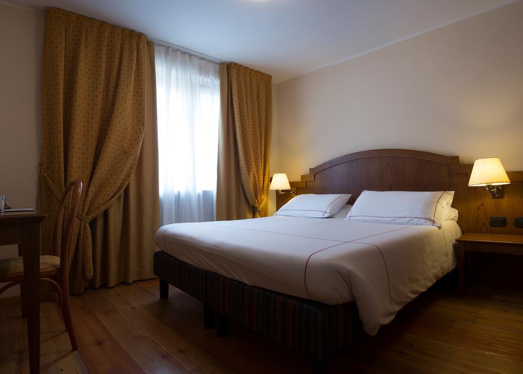 Standard Double Room,140970492:JPEG