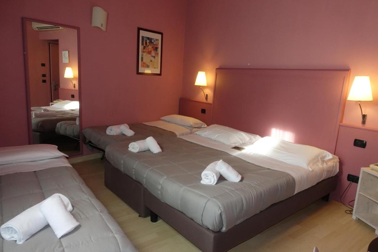 Triple Room,1419027840:JPEG