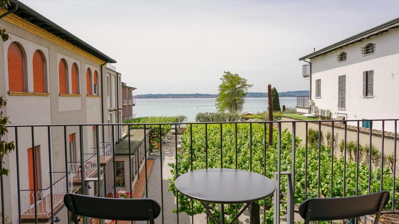 Superior Tweepersoonskamer met 1 Tweepersoonsbed of 2 Aparte Bedden en een Balkon met Uitzicht op het Meer