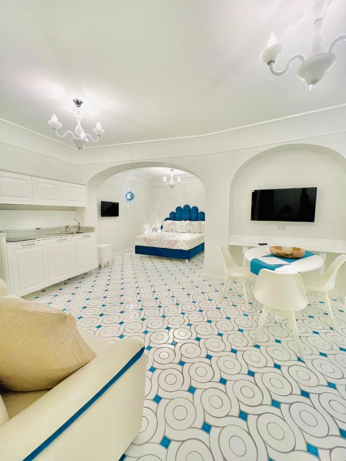 Deluxe Suite met Zijdelings Uitzicht op Zee