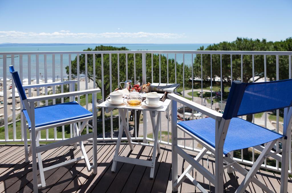 Tweepersoonskamer met Balkon en Uitzicht op Zee