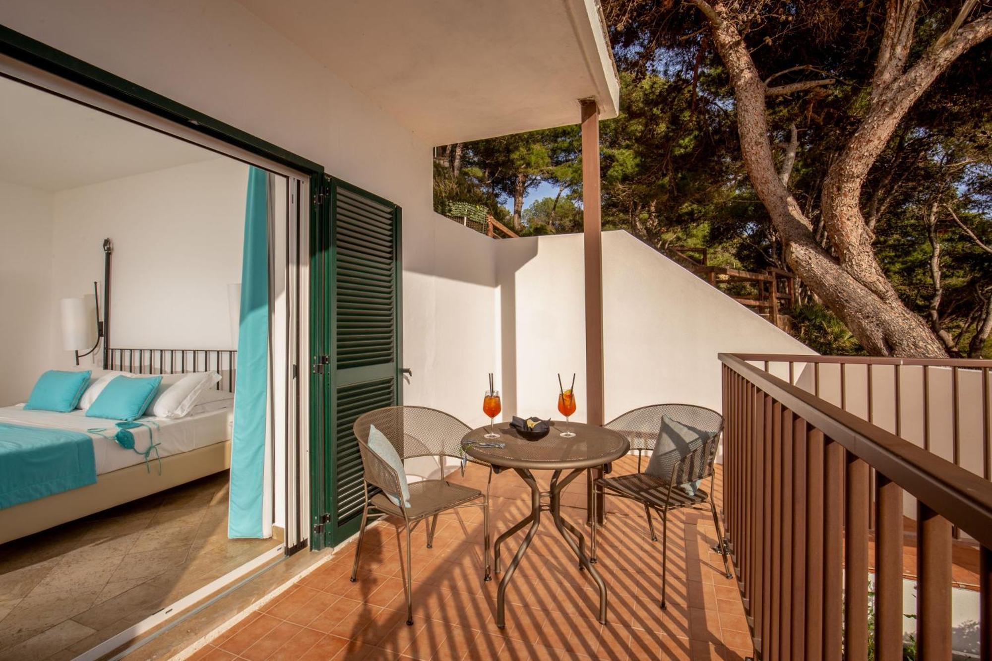 Family Room,1437497866:JPEG