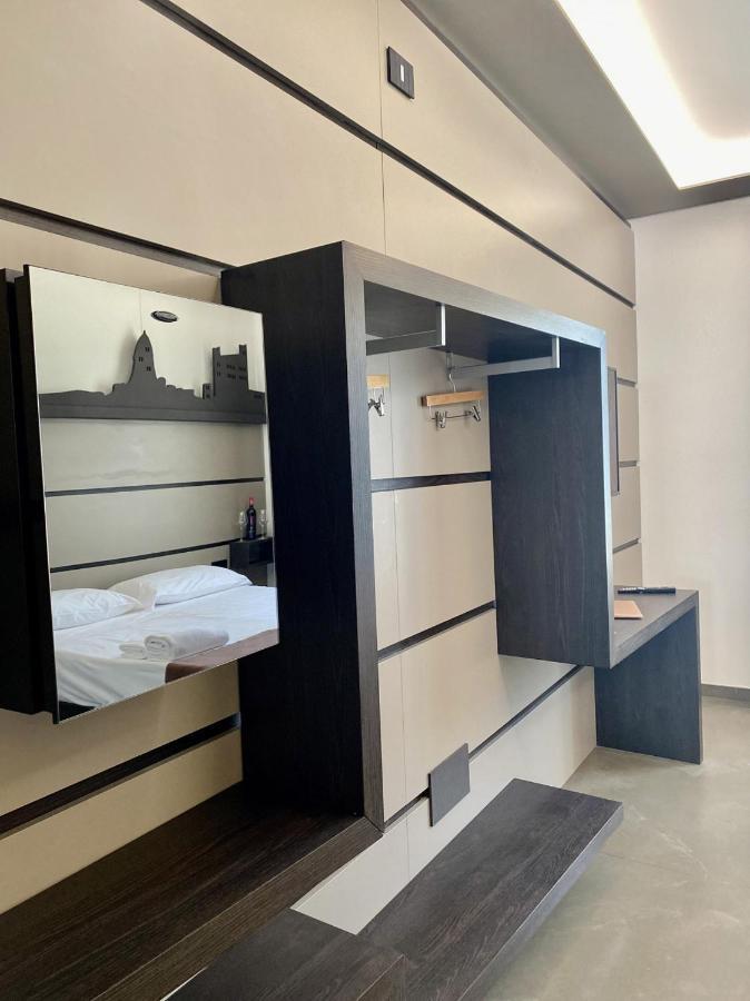Deluxe Room Queen Bed