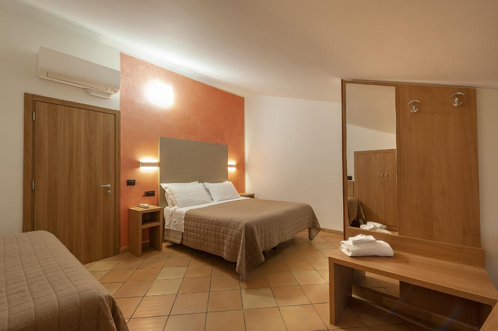 Economy Triple Room