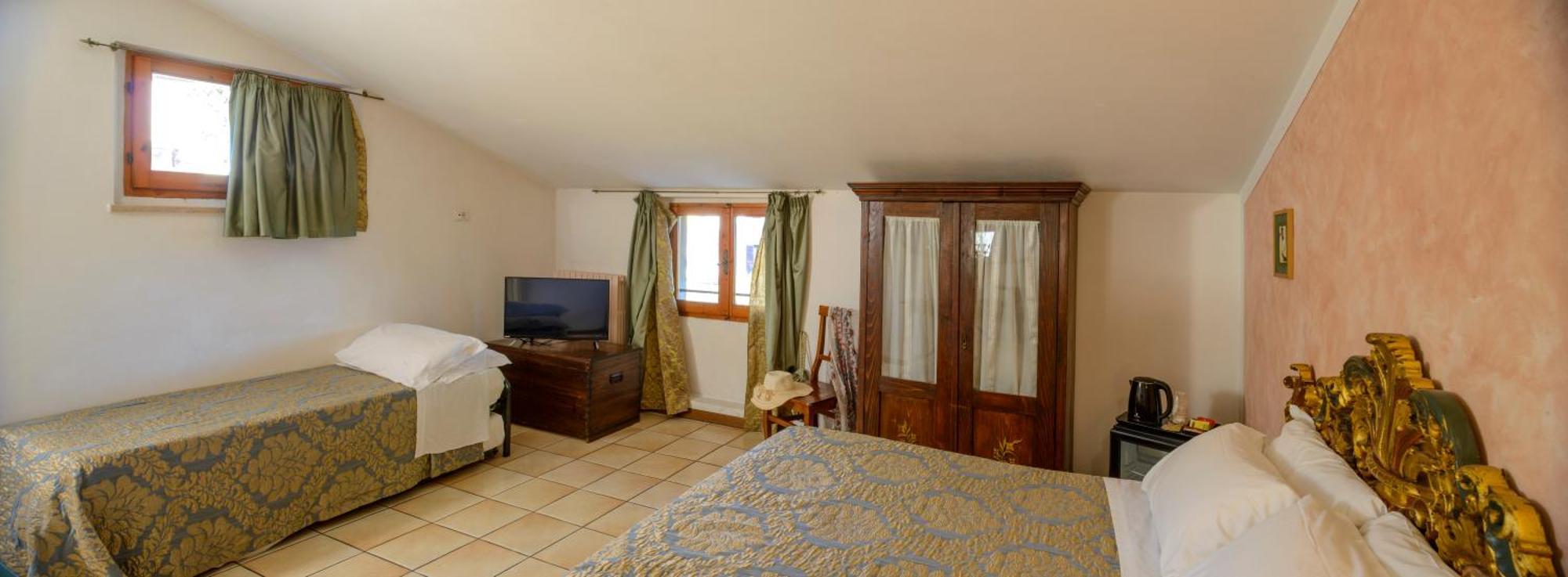 Triple Room