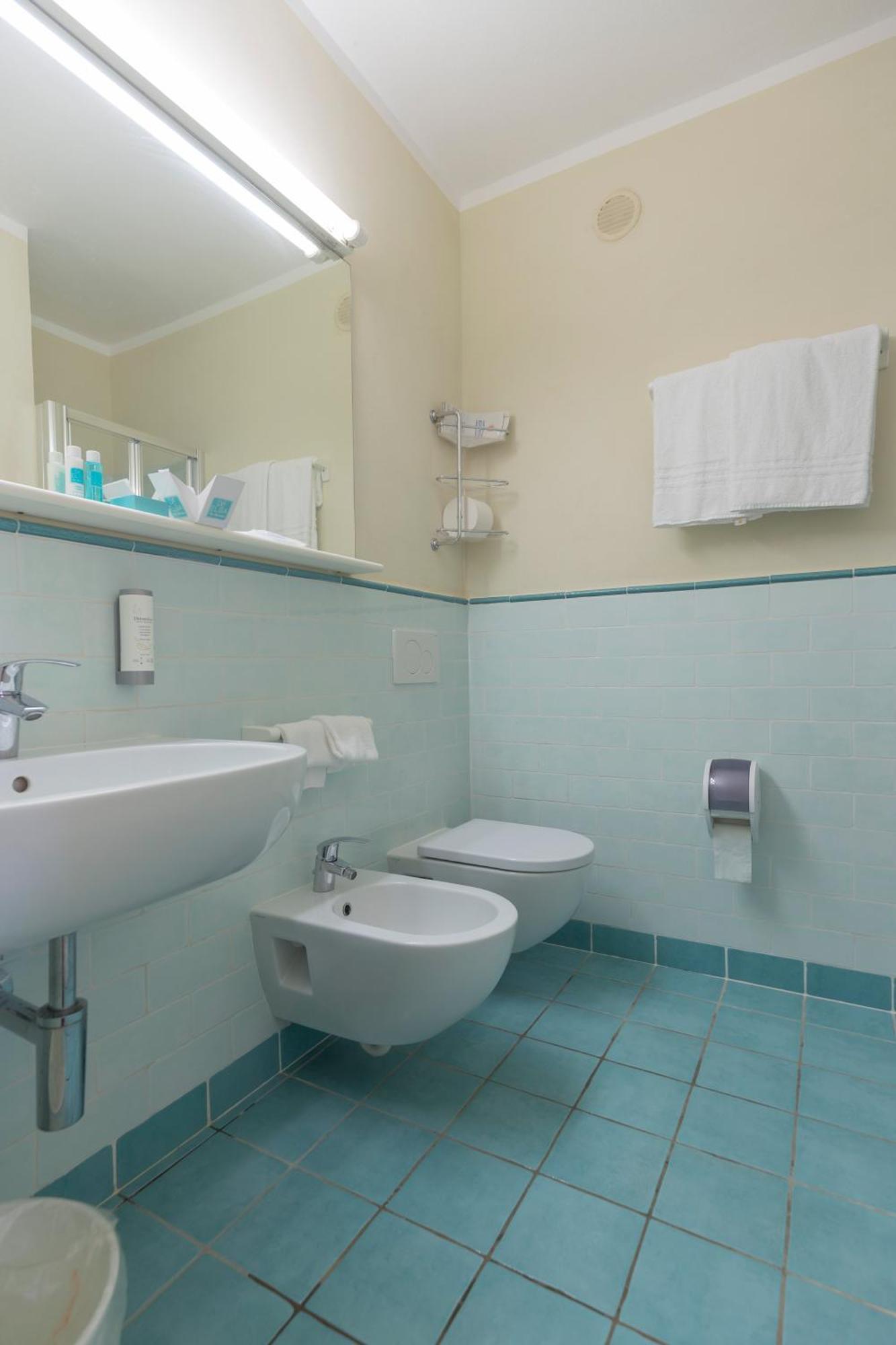 Double or Twin Room Sea View