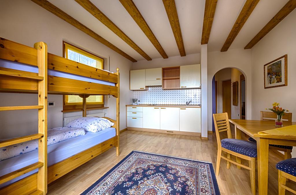 Apartment mit 1 Schlafzimmer (2 Erwachsene + 2 Kinder)