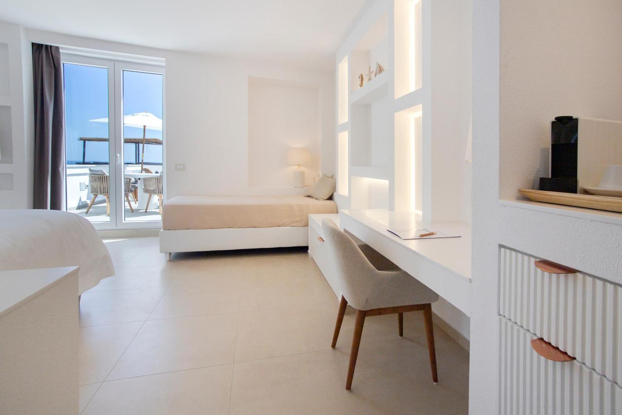 Suite with Private Pool,1525256137:JPEG
