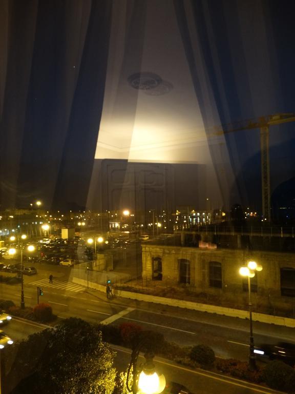 Deluxe Zimmer mit Kingsize-Bett mit Meerblick