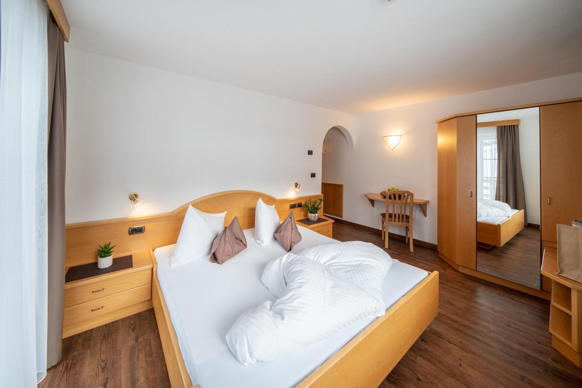 Budget Double Room Annex Residence Hotellino 50m,1588107539:JPEG