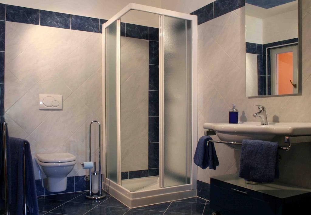 Double Room Private Bathroom,232105891:JPEG