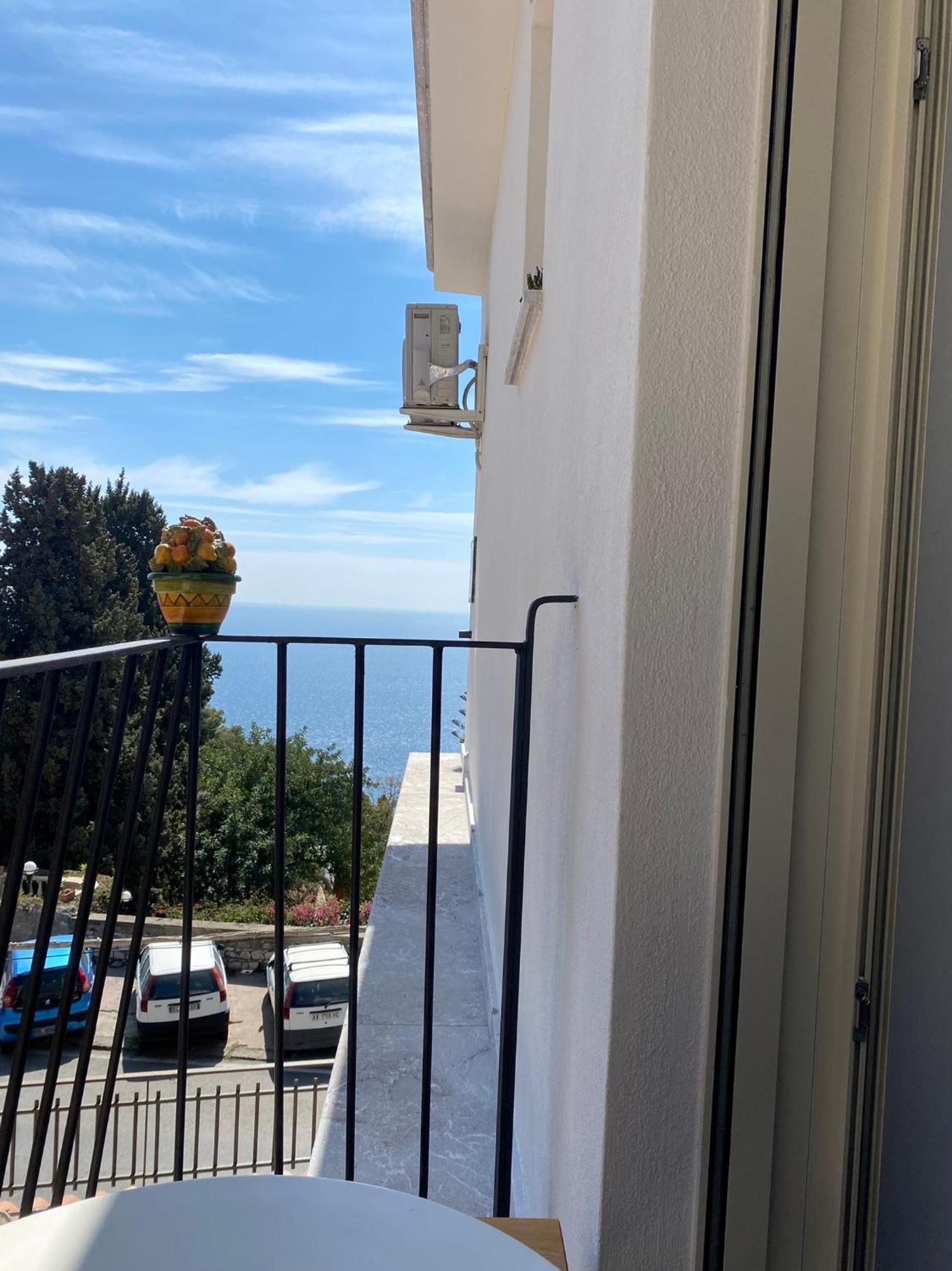 Double Room Balcony Side Sea View