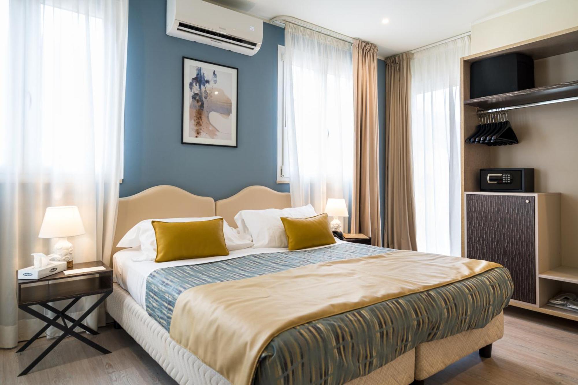 Double or Twin Room Balcony