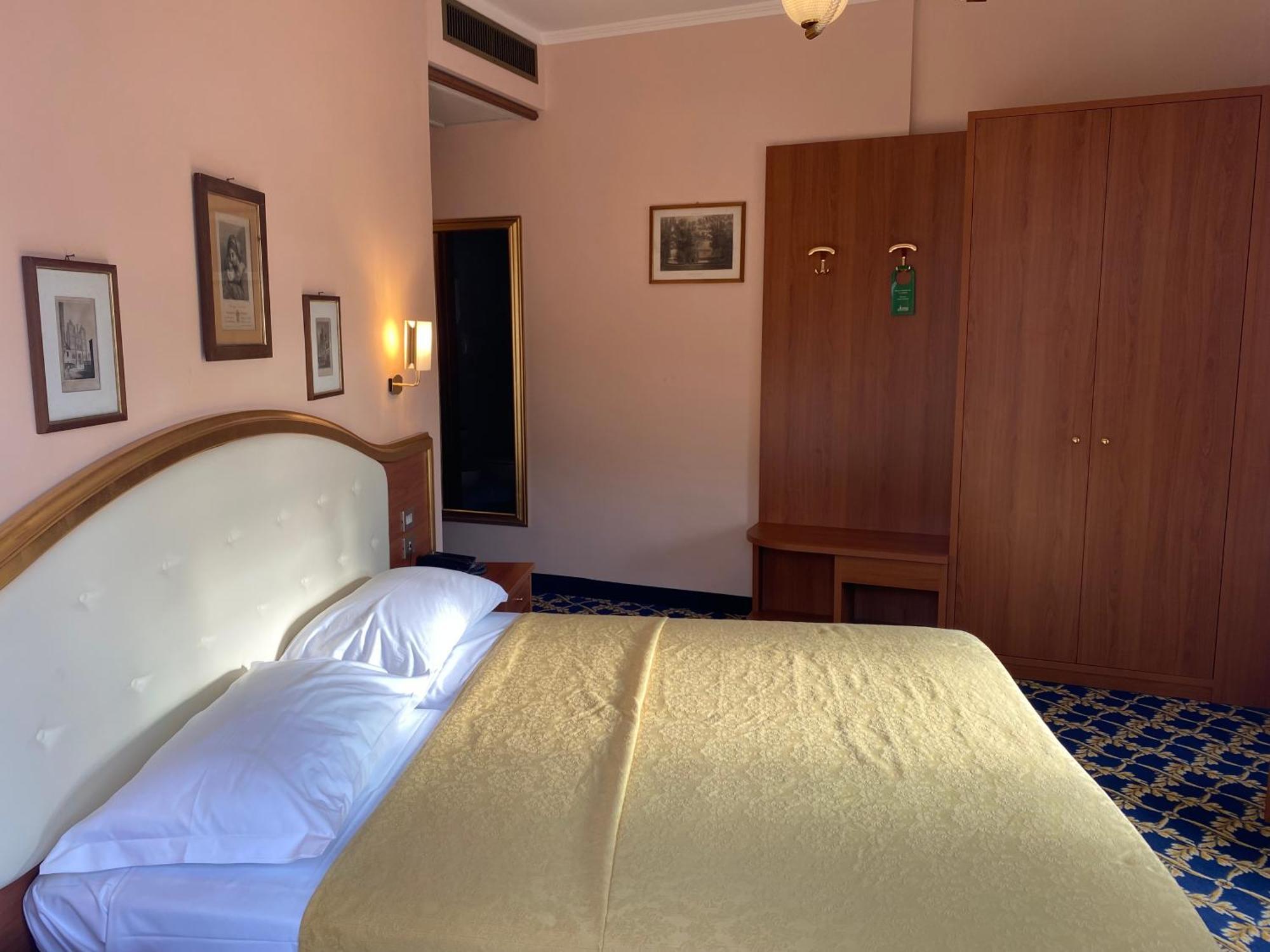 Standard Twin Room,1549779037:JPEG
