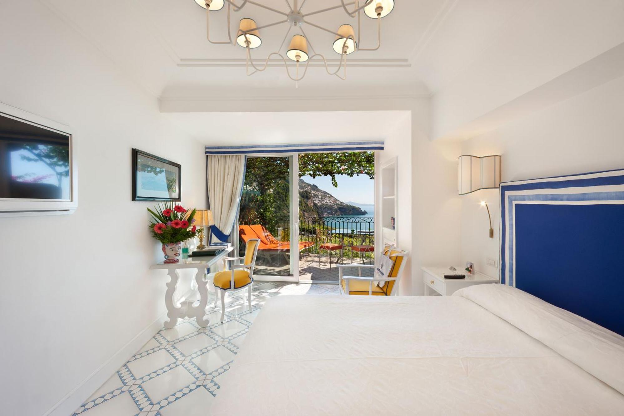 Chambre Double ou Lits Jumeaux avec Terrasse et Vue sur la Mer
