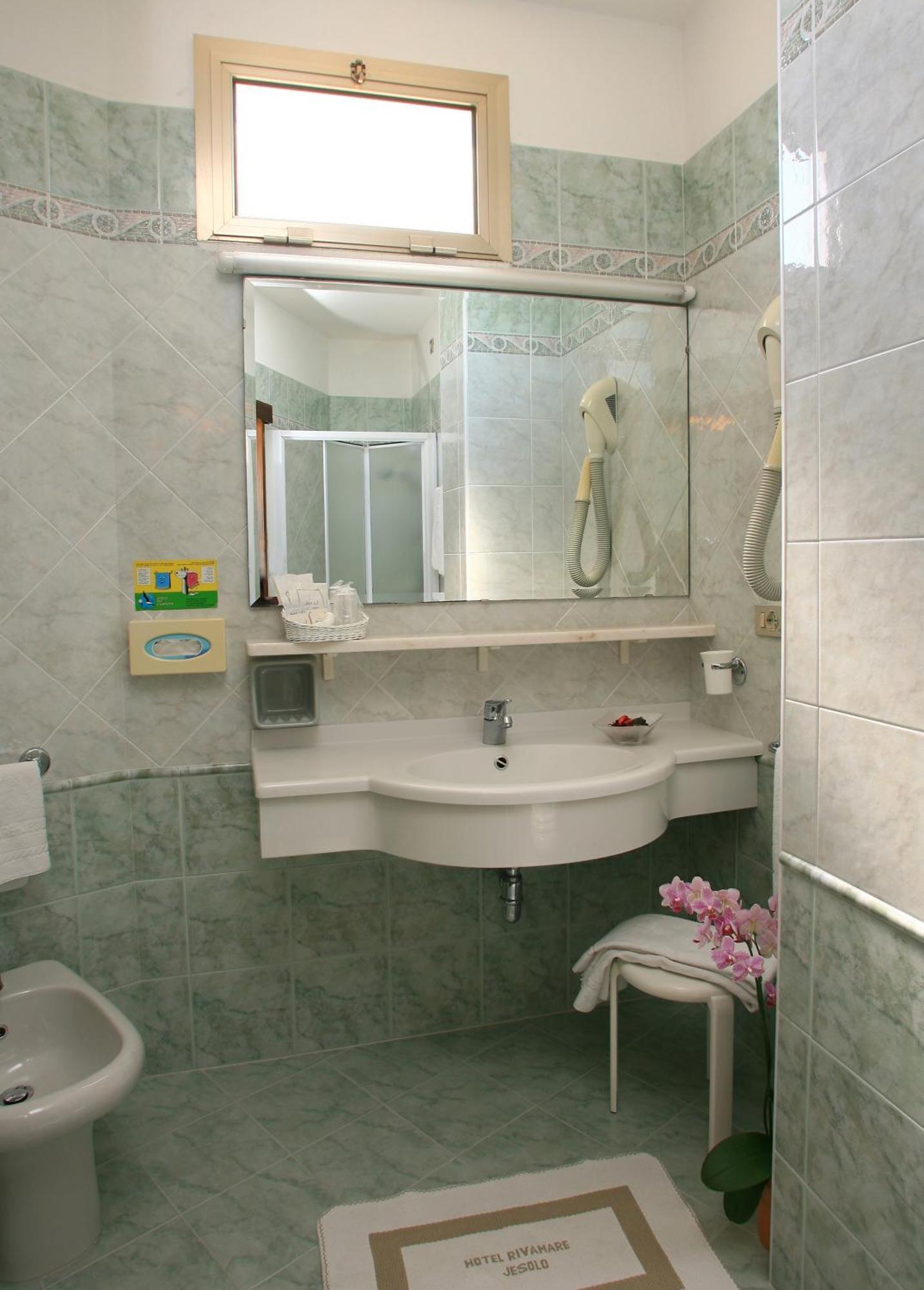 Suite Junior (3 adultos) con vistas al mar