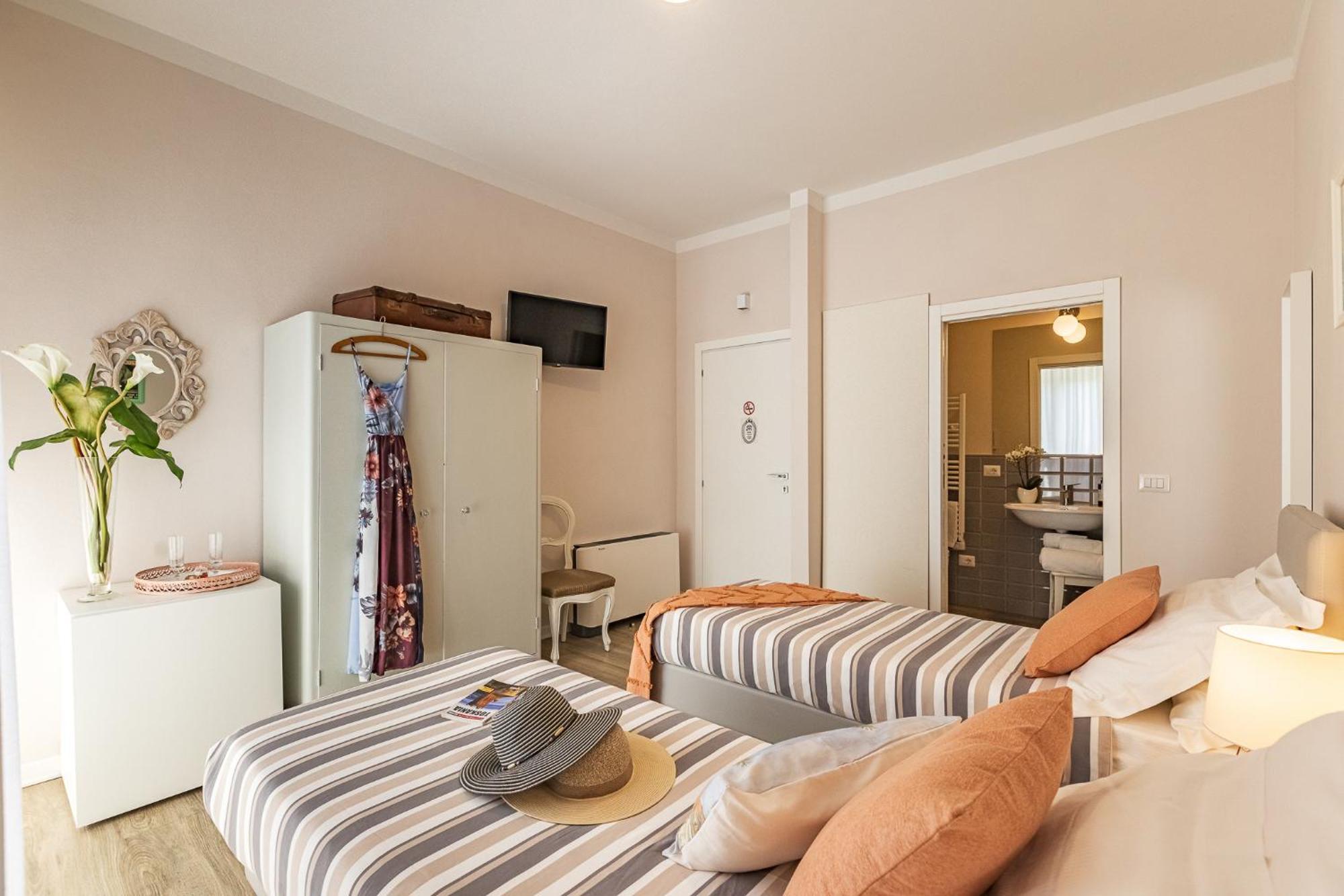 Standard Double or Twin Room Balcony