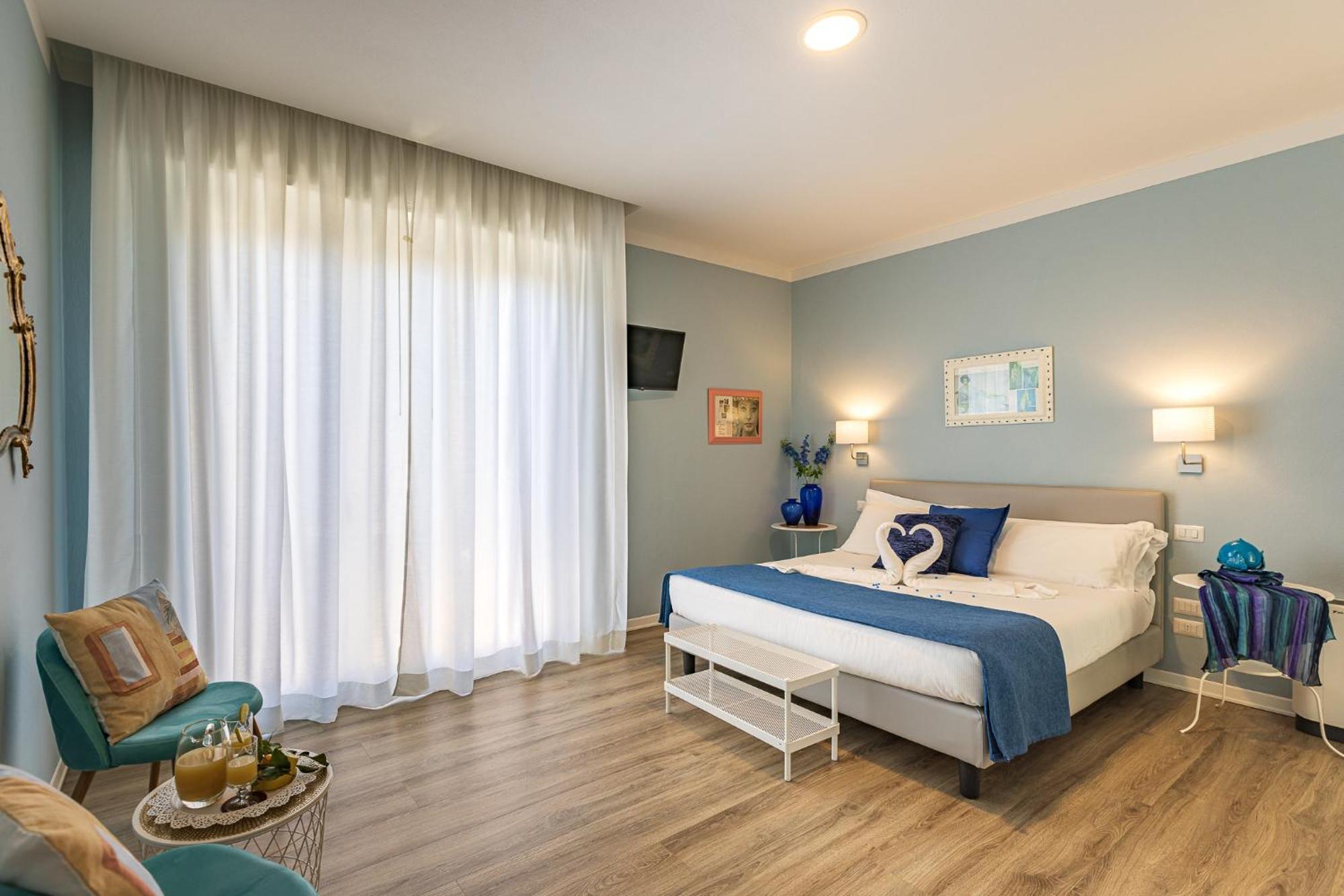 Deluxe Family Room Balcony