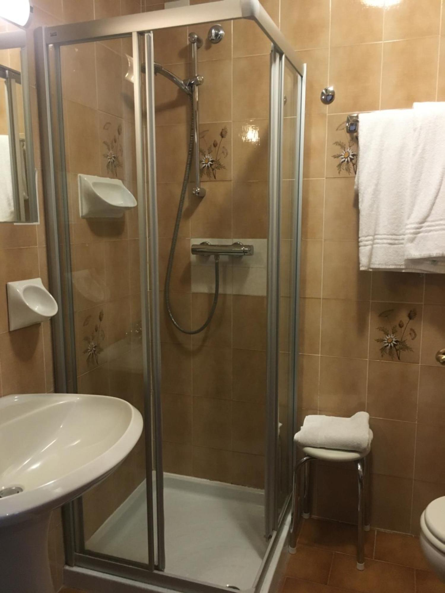 Double or Twin Room,1563325183:JPEG