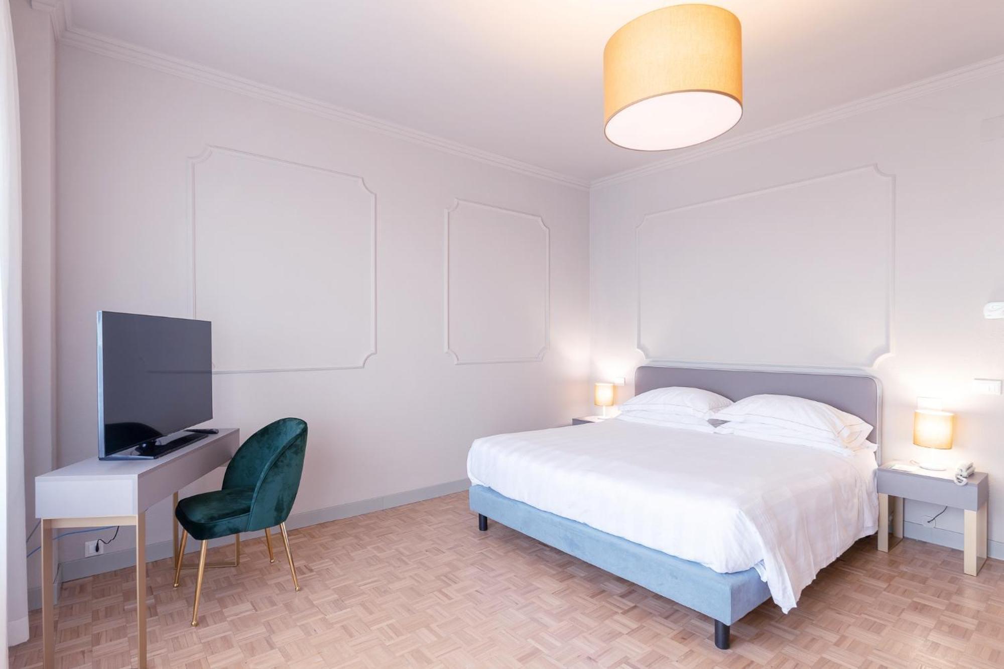 Panorama-Zimmer mit eingeschränktem Meerblick
