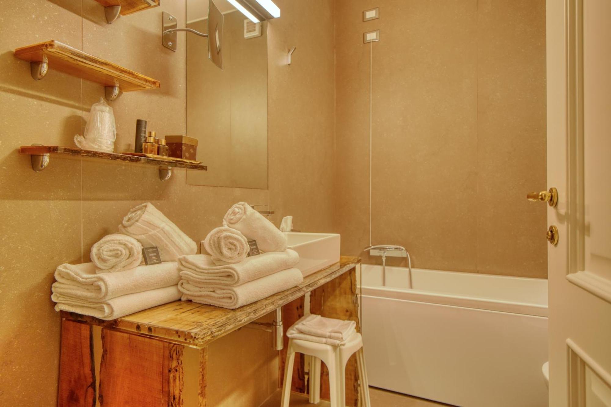 Suite mit 2 Schlafzimmern, eigenem Pool und Garten