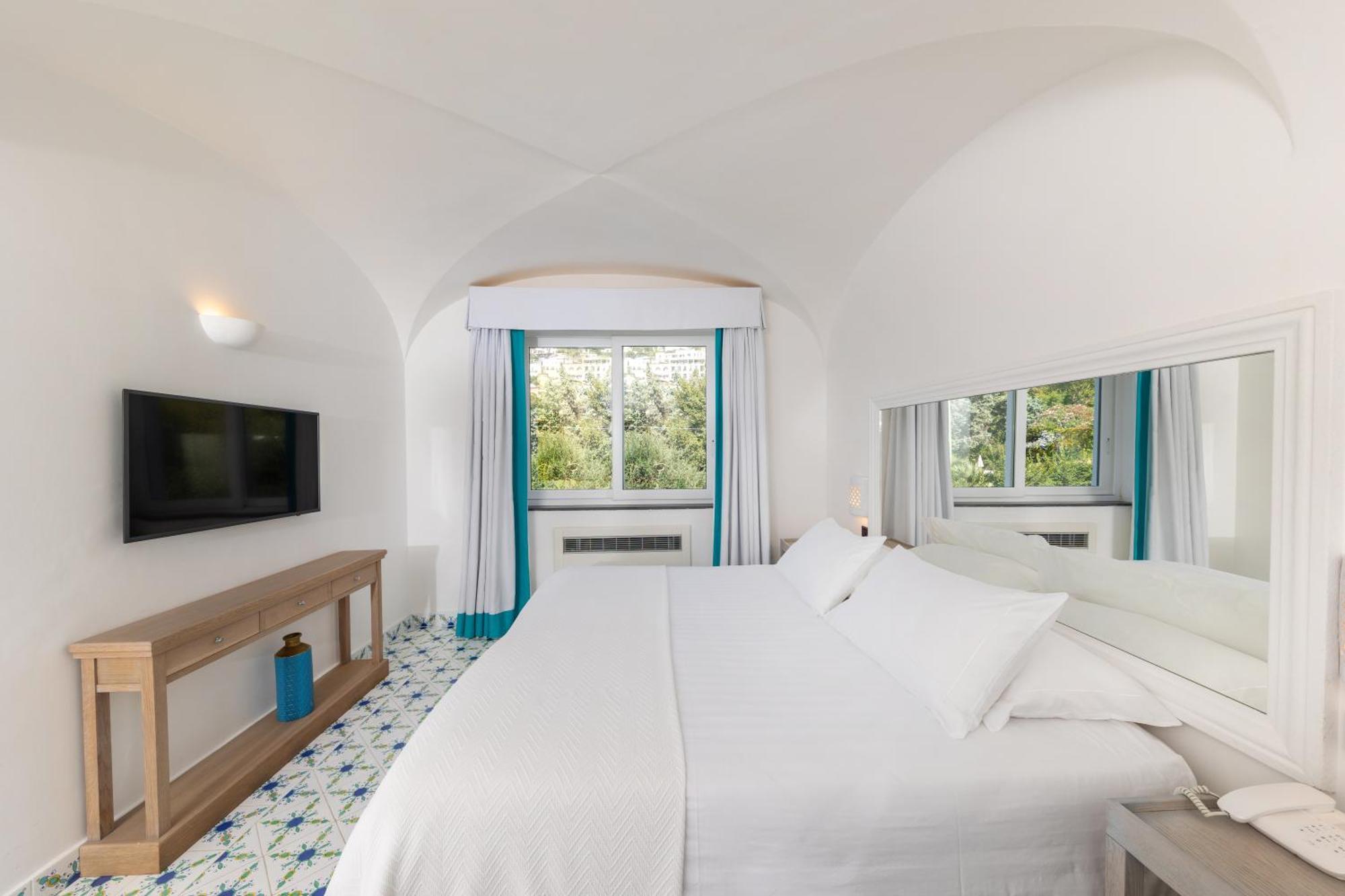 Superior Double or Twin Room with City View,1695750198:JPEG