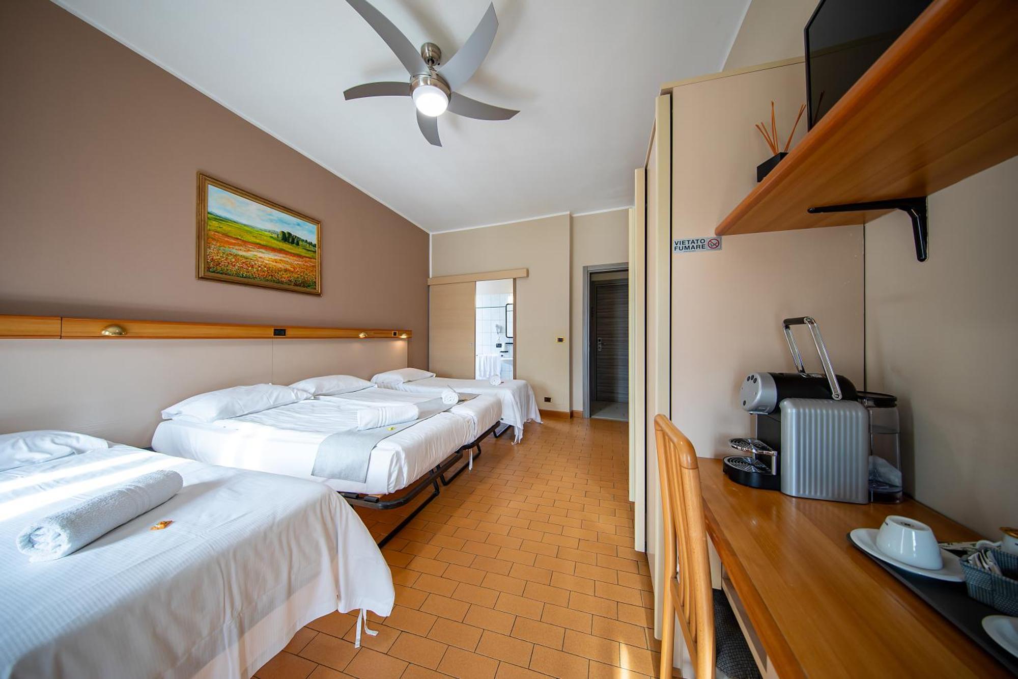 Standard Vierbettzimmer mit Seeblick