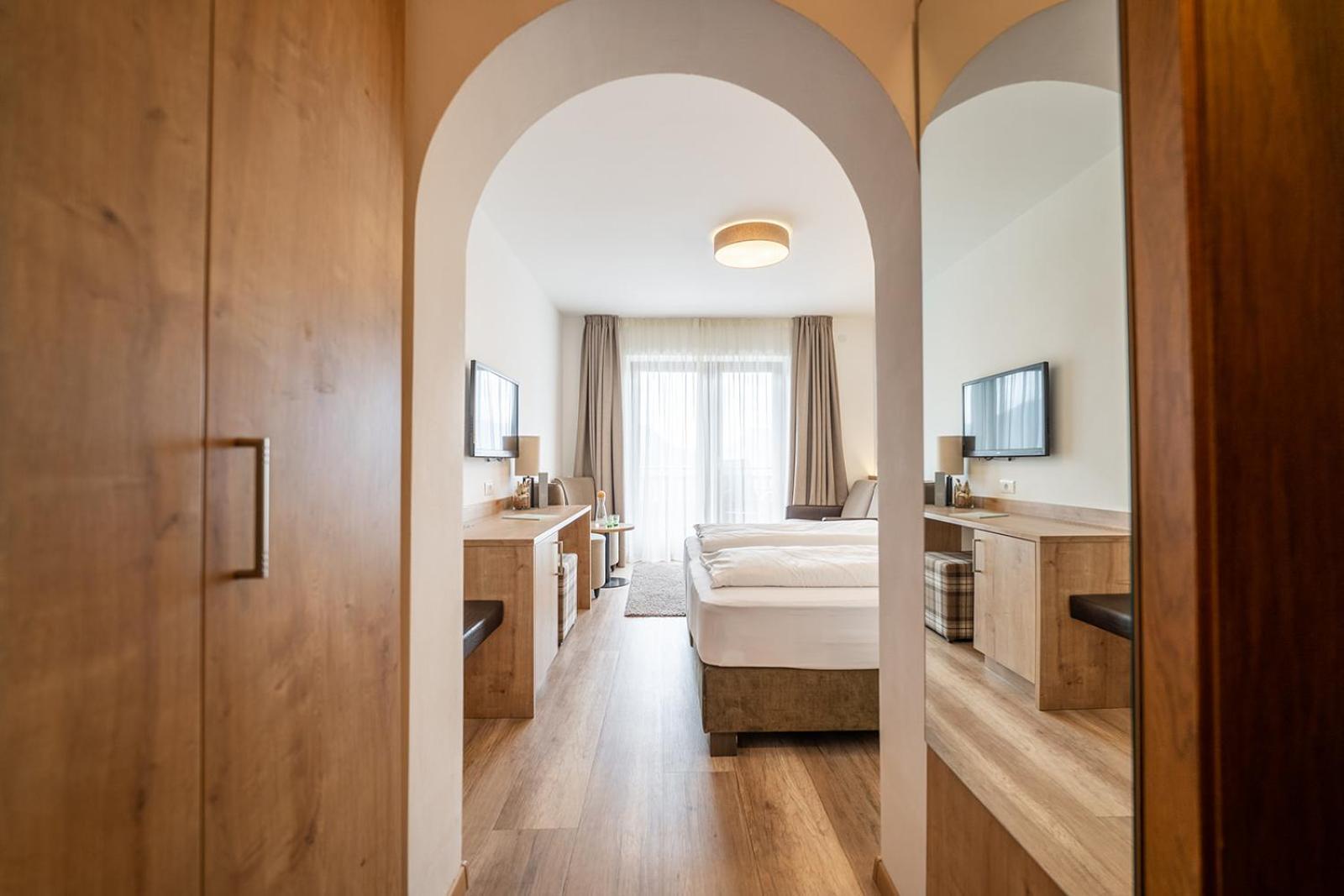Doppelzimmer mit Balkon