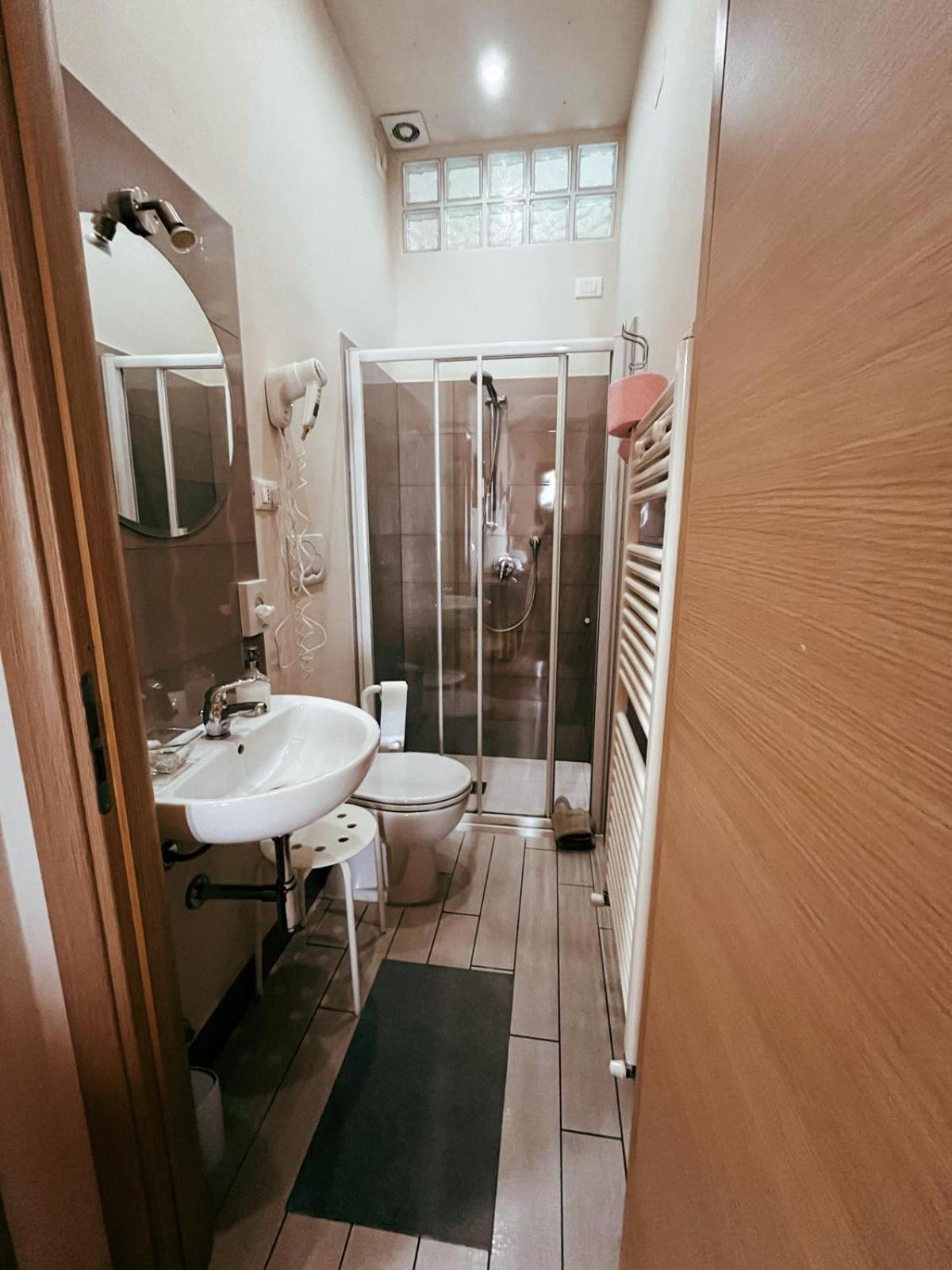 Single Room Private External Bathroom