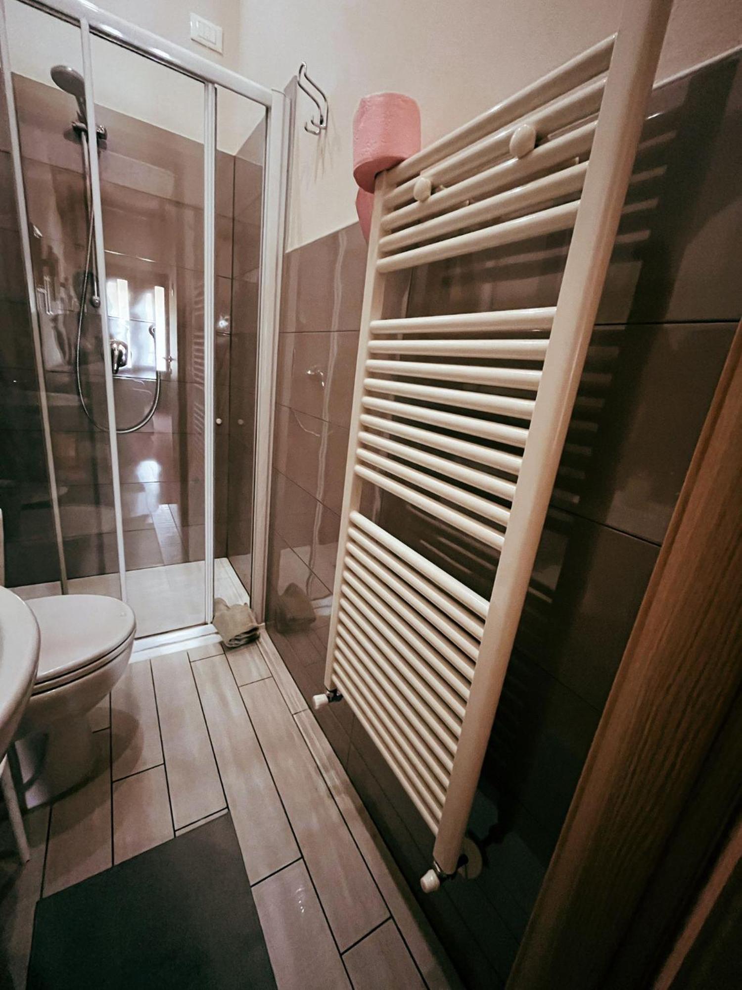 Single Room Private External Bathroom