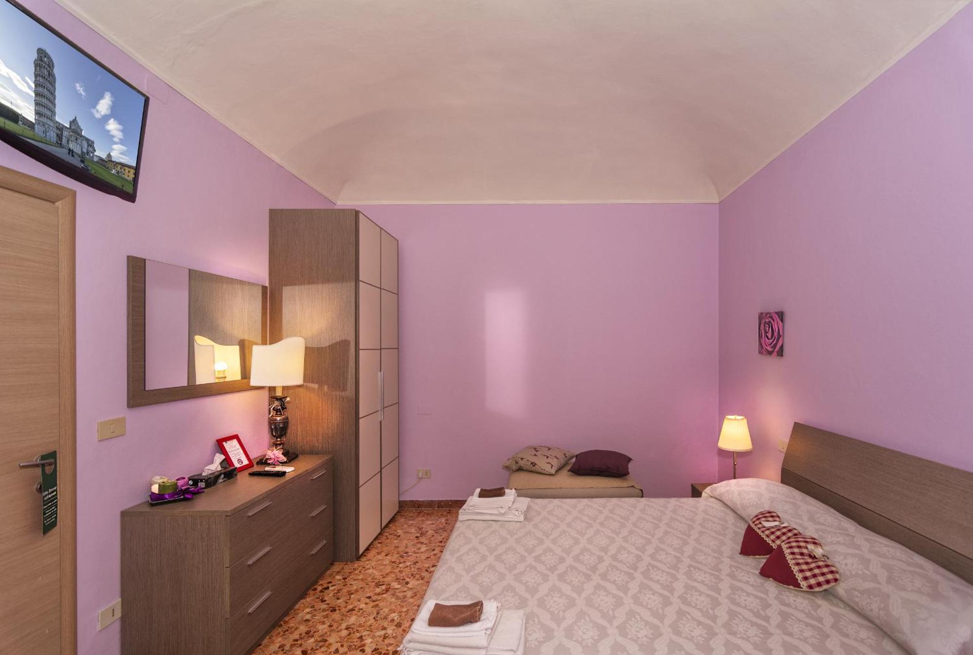 Double or Twin Room Private External Bathroom
