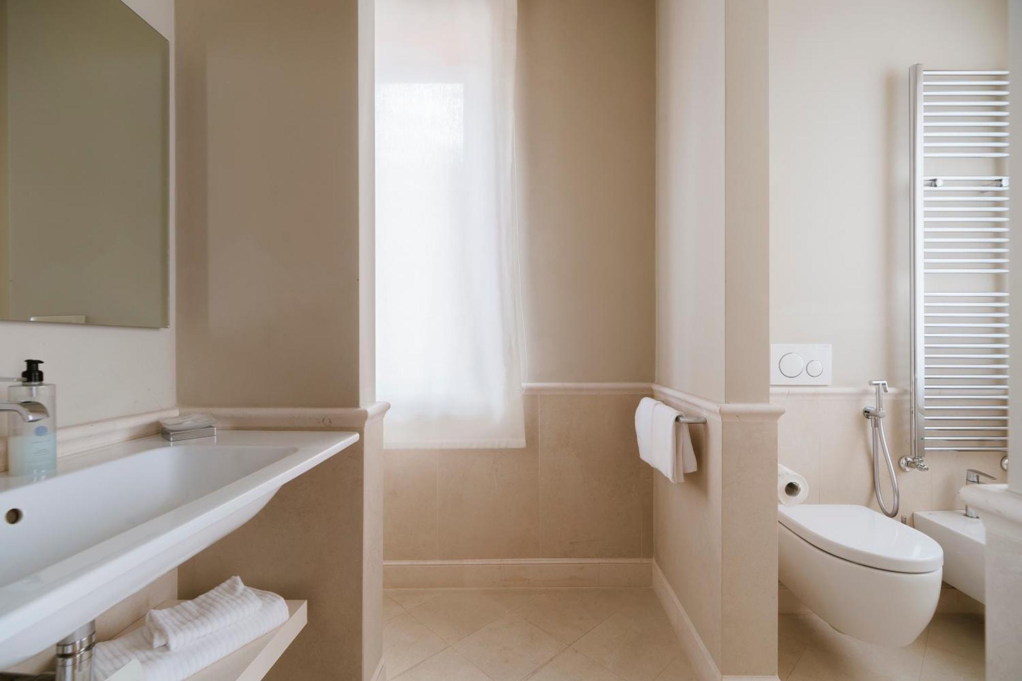 Suite,1598898745:JPEG