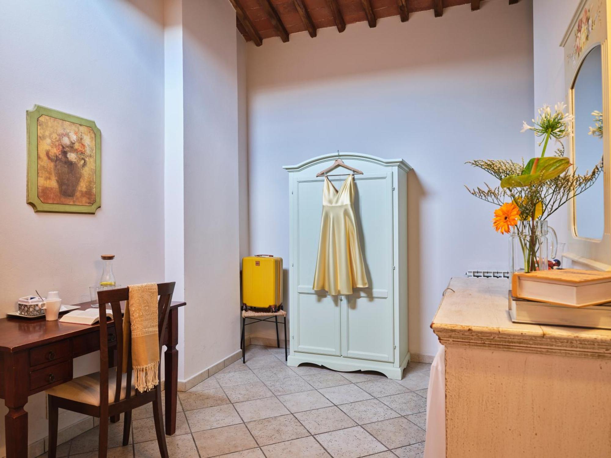 Double or Twin Room Private External Bathroom