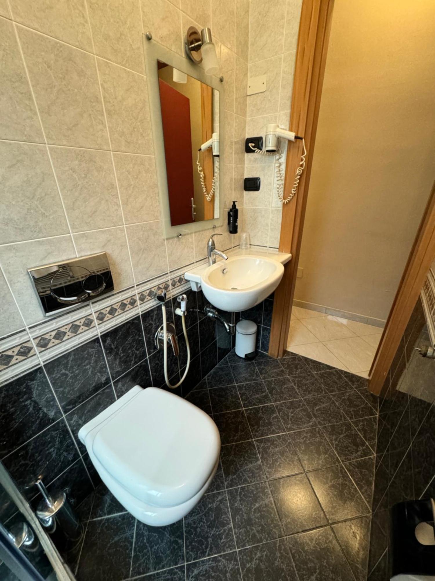 Double Room,1615684264:JPEG