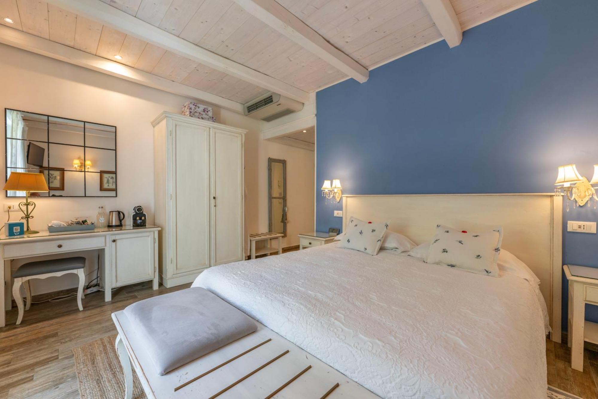 Deluxe Double Room with Bath