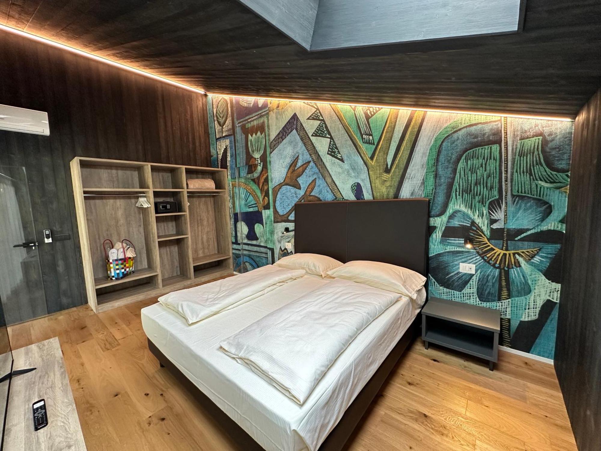 Two-Bedroom Cottage,1687457220:JPEG