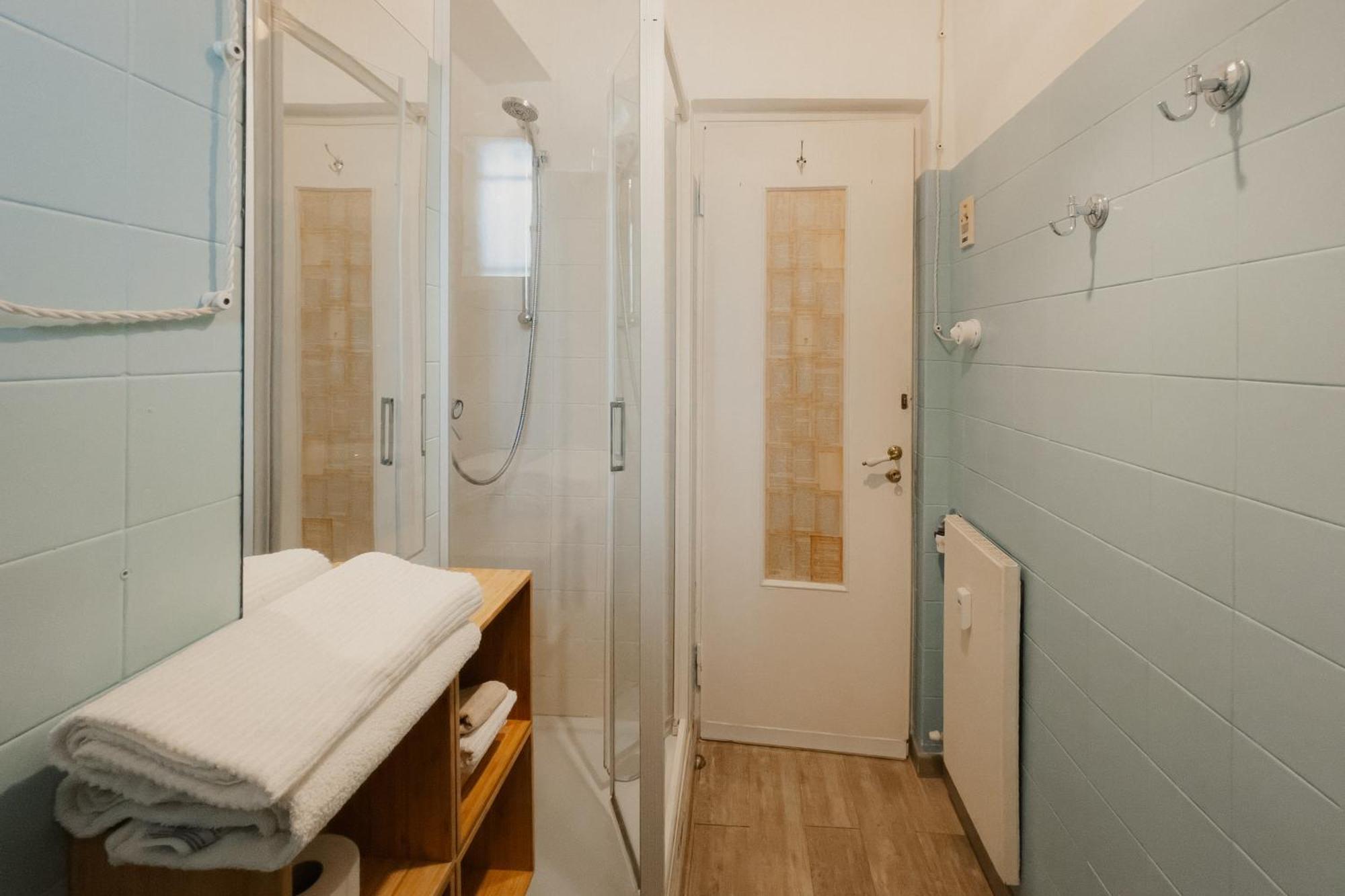 Double Room Private External Bathroom,1624344004:JPEG