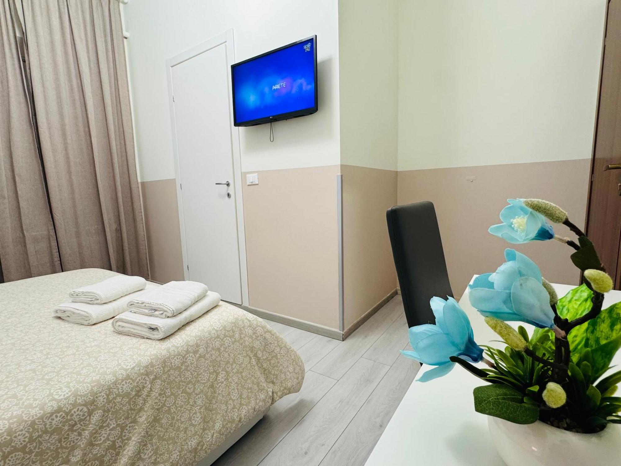 Double Room Private Bathroom