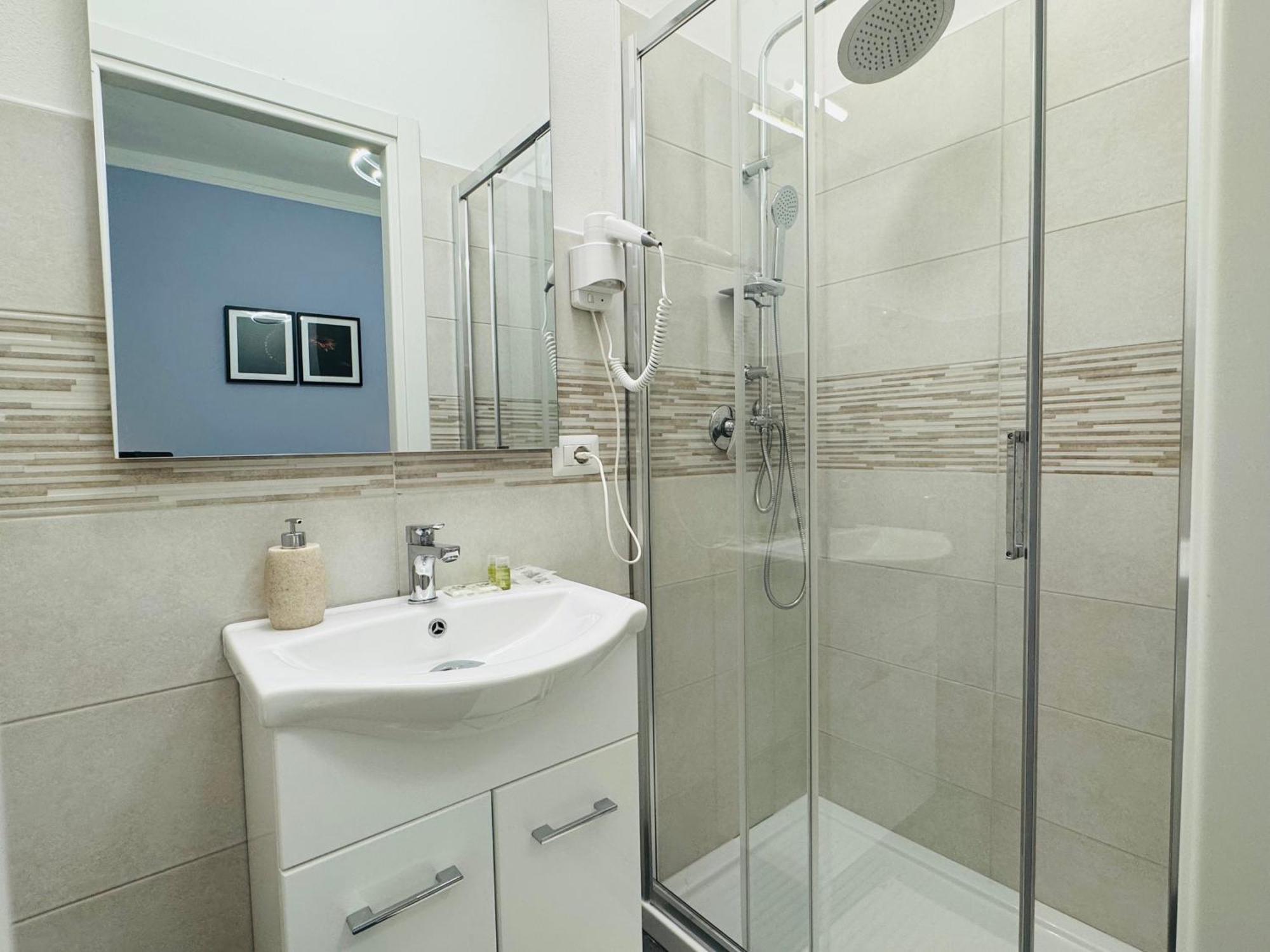 Double Room Private Bathroom