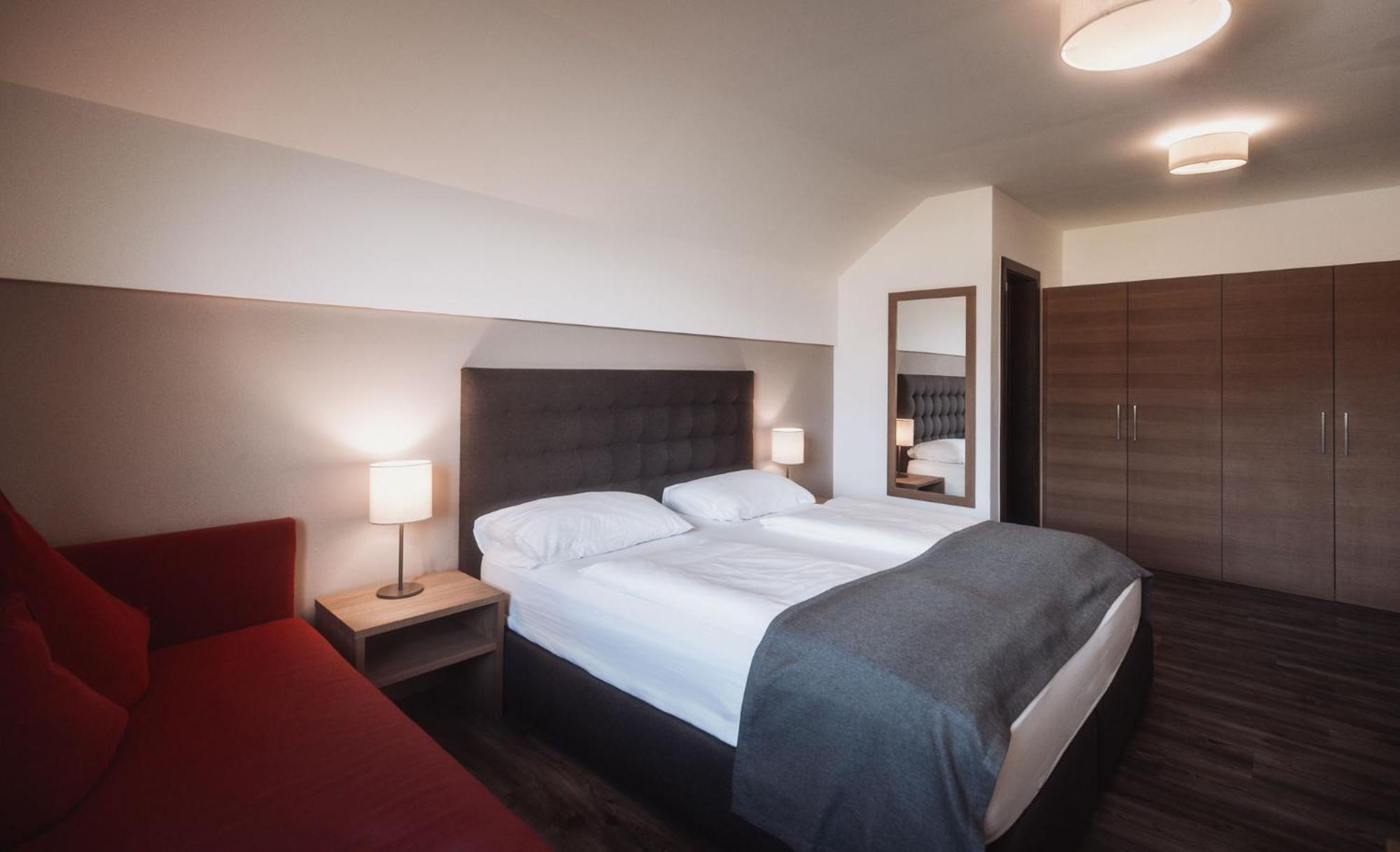 Basic Double Room,1641010215:JPEG