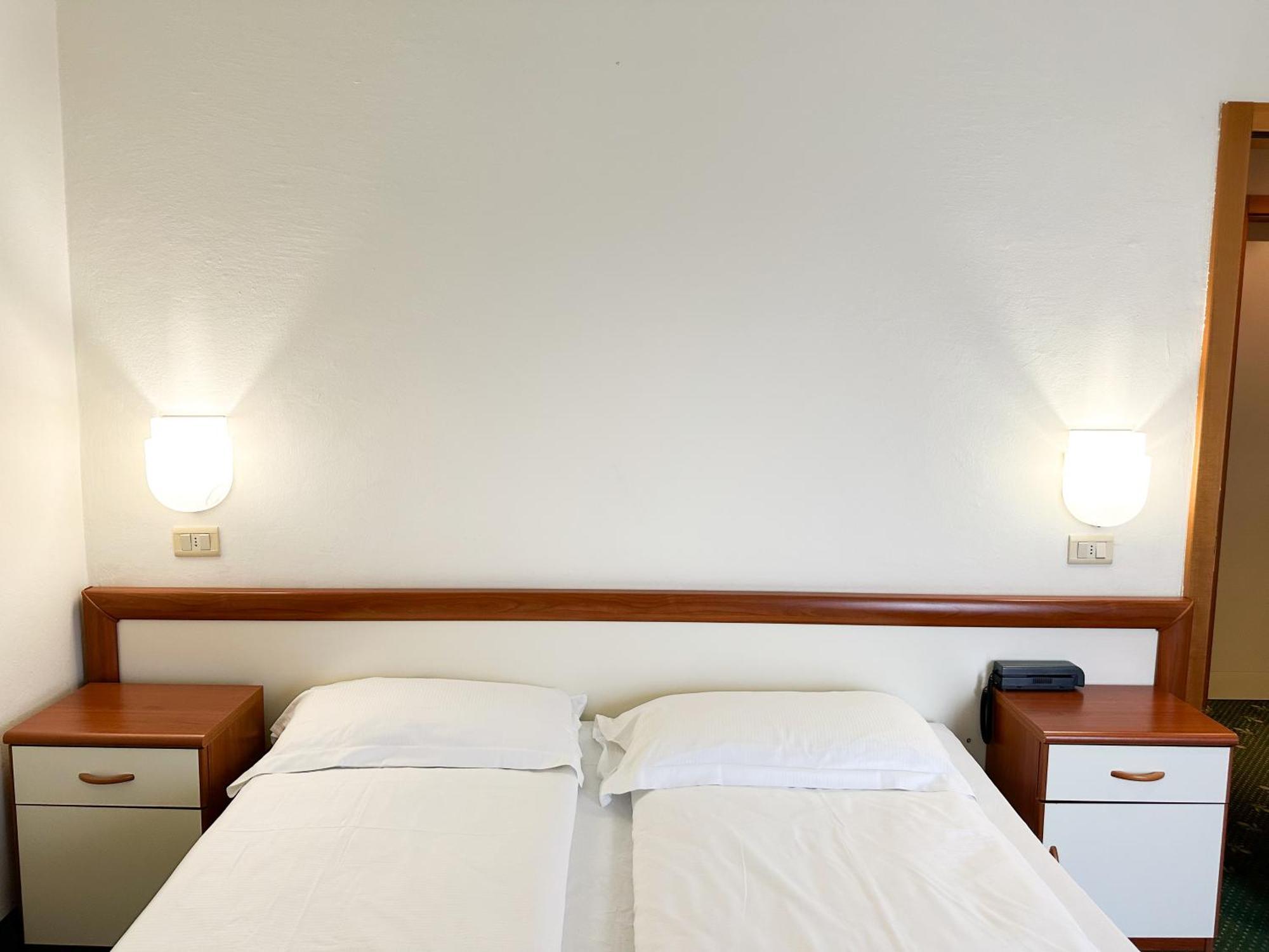 Economy Double Room,1644405853:JPEG