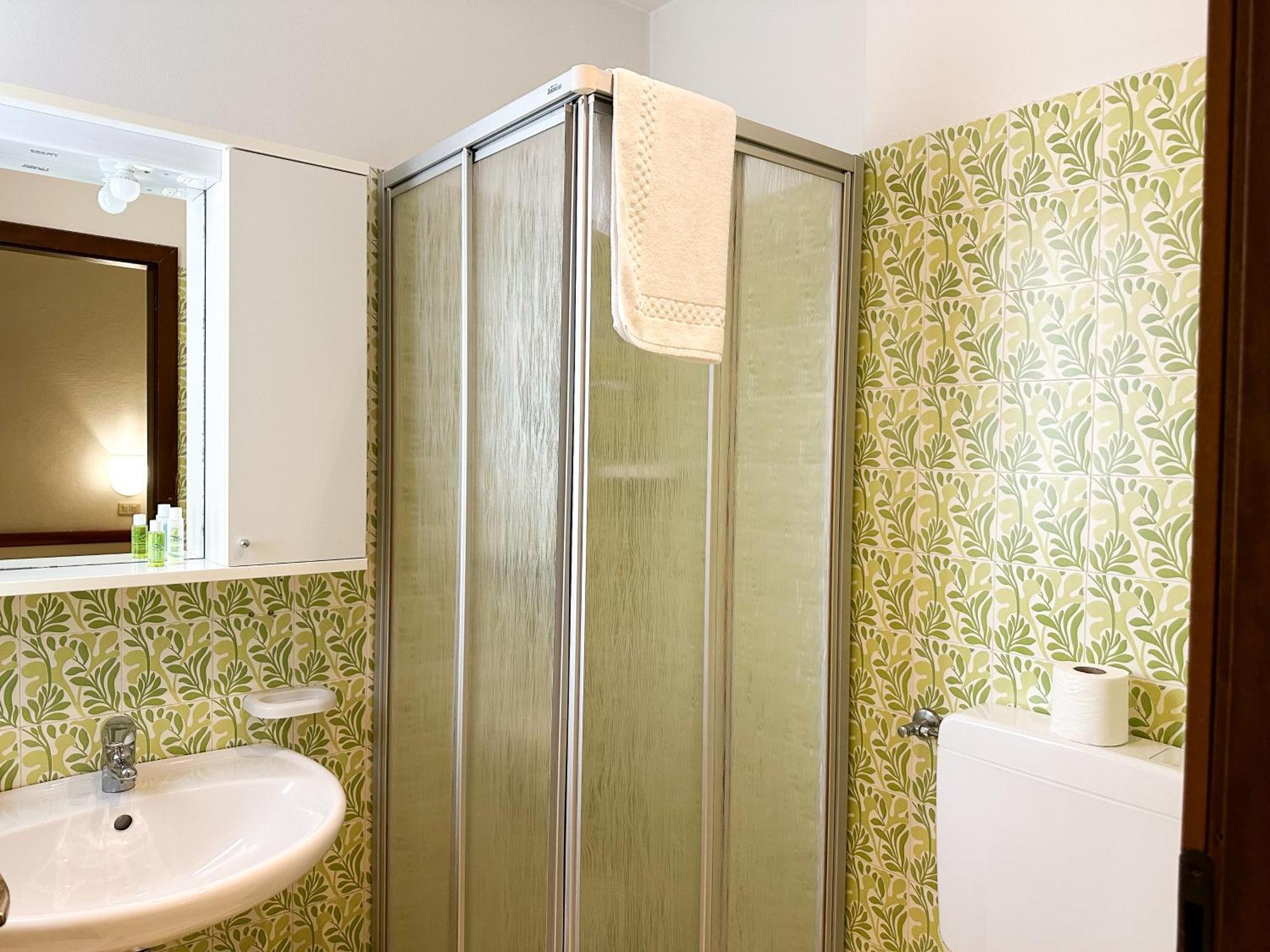 Standard Single Room,1644405846:JPEG