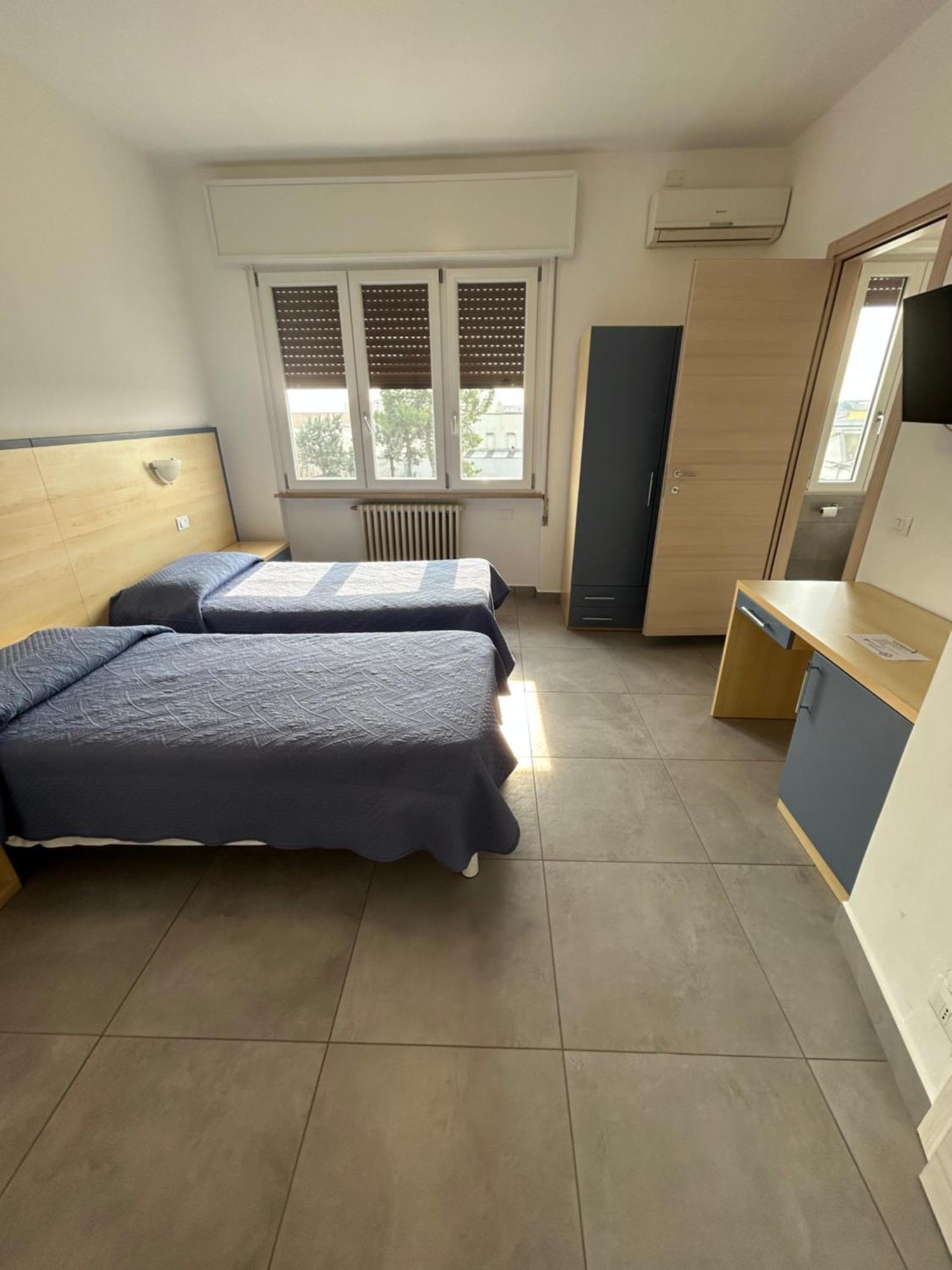 Twin Room,1648254870:JPEG