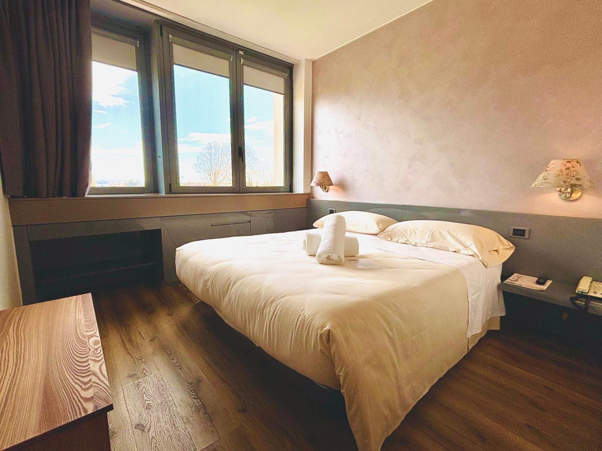 Double Room,1656185964:JPEG