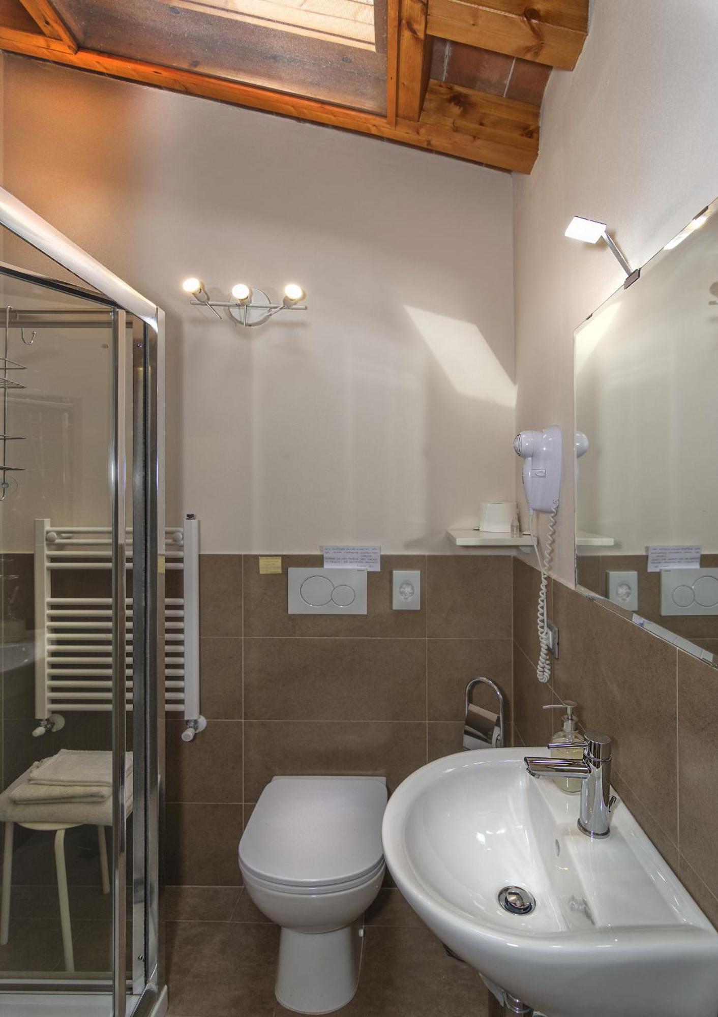 Single Room Private Bathroom