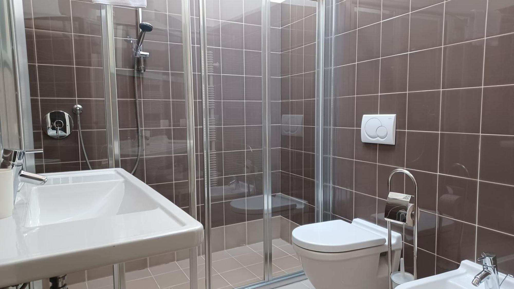Junior Suite,1662990175:JPEG