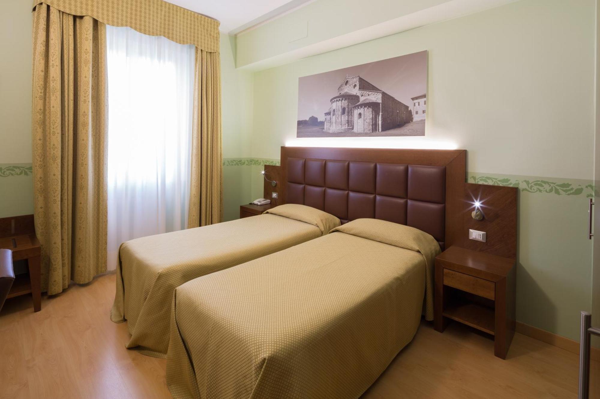 Twin Classic Room